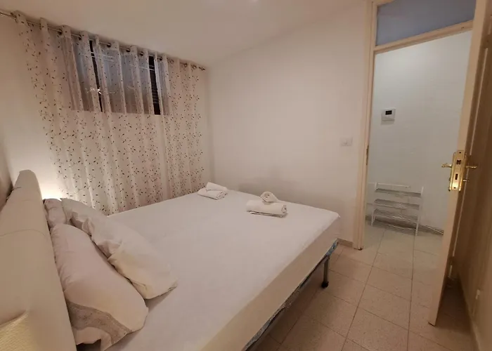 Great Ocean View, At 3 Min, One Bedroom Apartman *